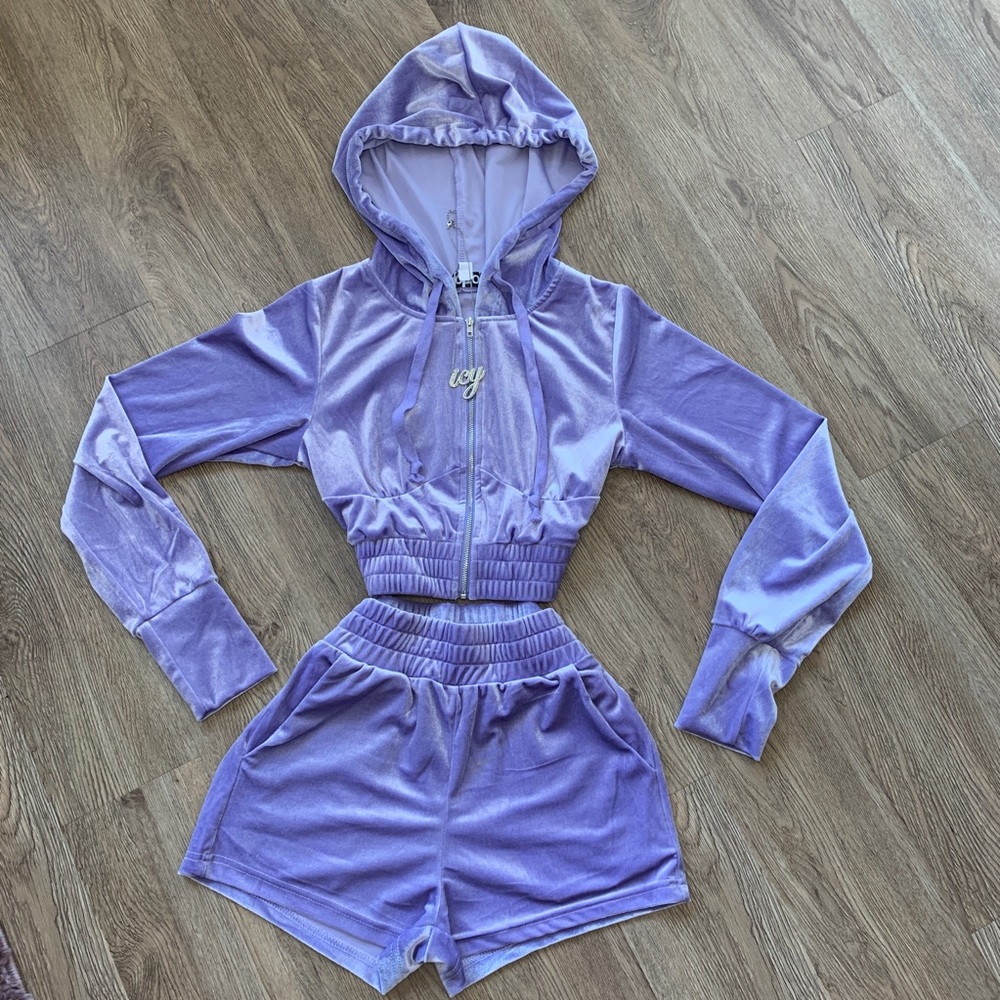 Y2K lavender short set 💜